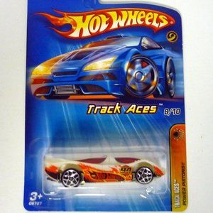 Hot Wheels Power Pistons #068 Track Aces 8/10 White Die-Cast Car 2005